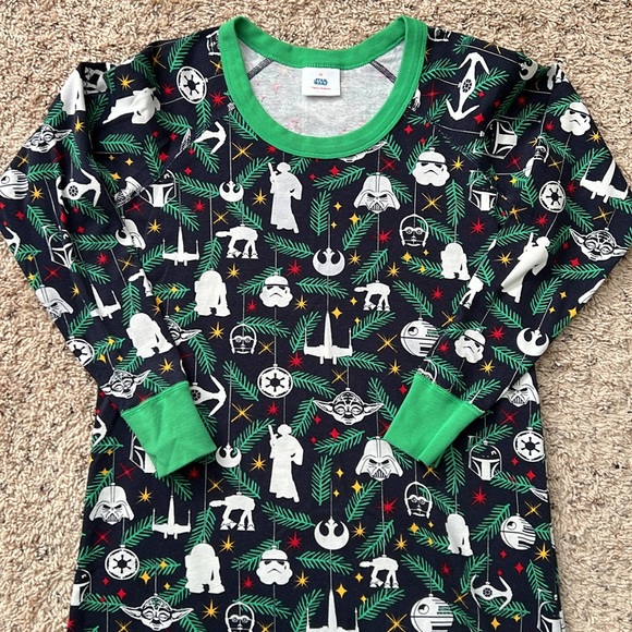 Hanna Andersson Women’s Nightgown- Star Wars Holiday Print size XS - Picture 2 of 5